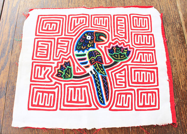 モラ刺繍パッチワークキルトの刺繍絵