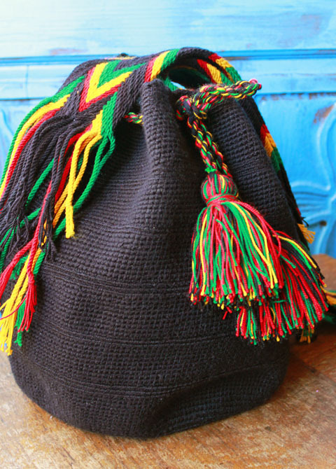コロンビアの先住民WAYUU族の手編みバッグ　