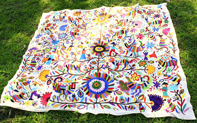オトミ族の刺繍クロスー手刺繍ベットカバー・テーブルクロスメキシコの刺繍