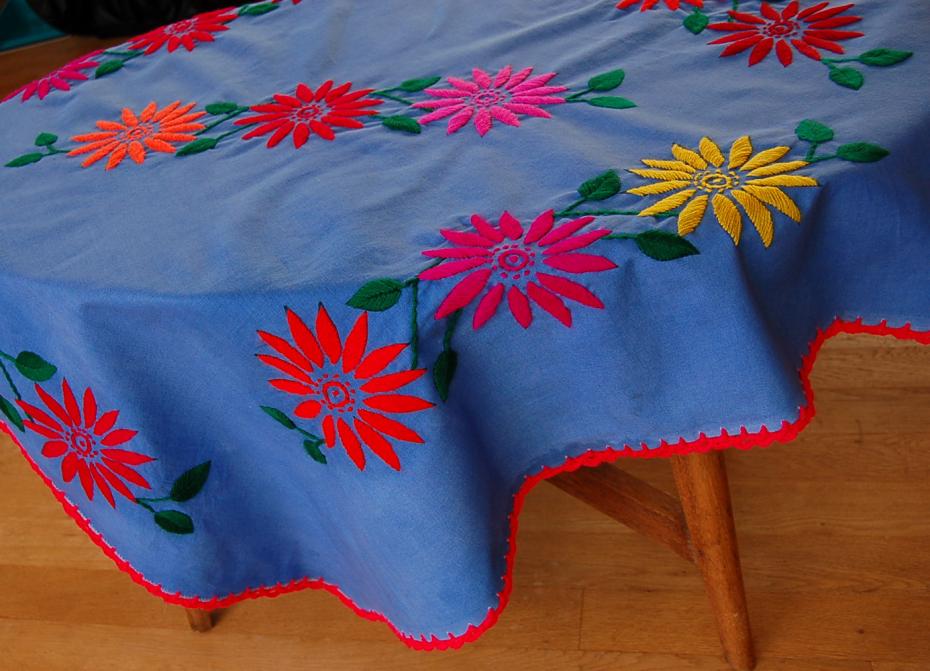 メキシコ刺繍のテーブルクロス‐中南米の手作りと輸入雑貨・ファッション‐リャマリャマ