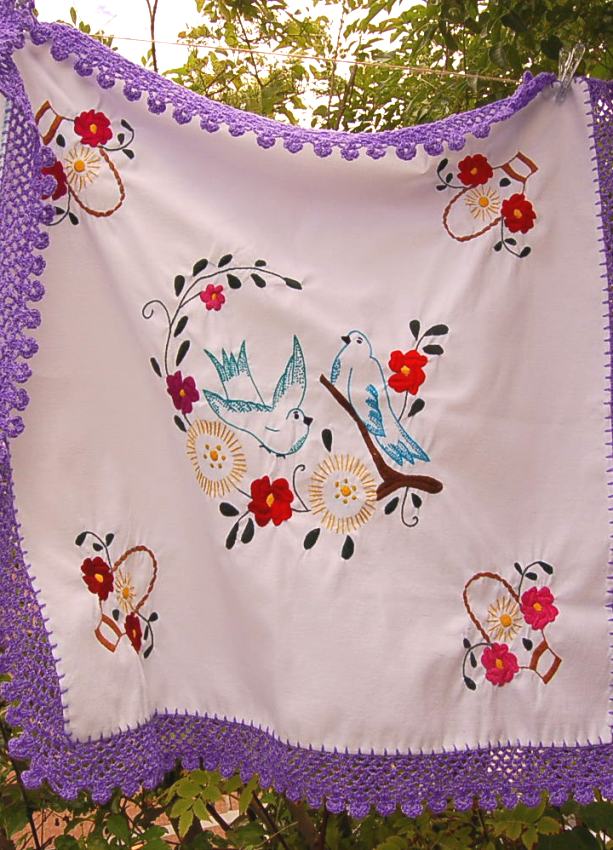 メキシコ刺繍のハンカチ小鳥 中南米の手作りと輸入雑貨 ファッション リャマリャマ
